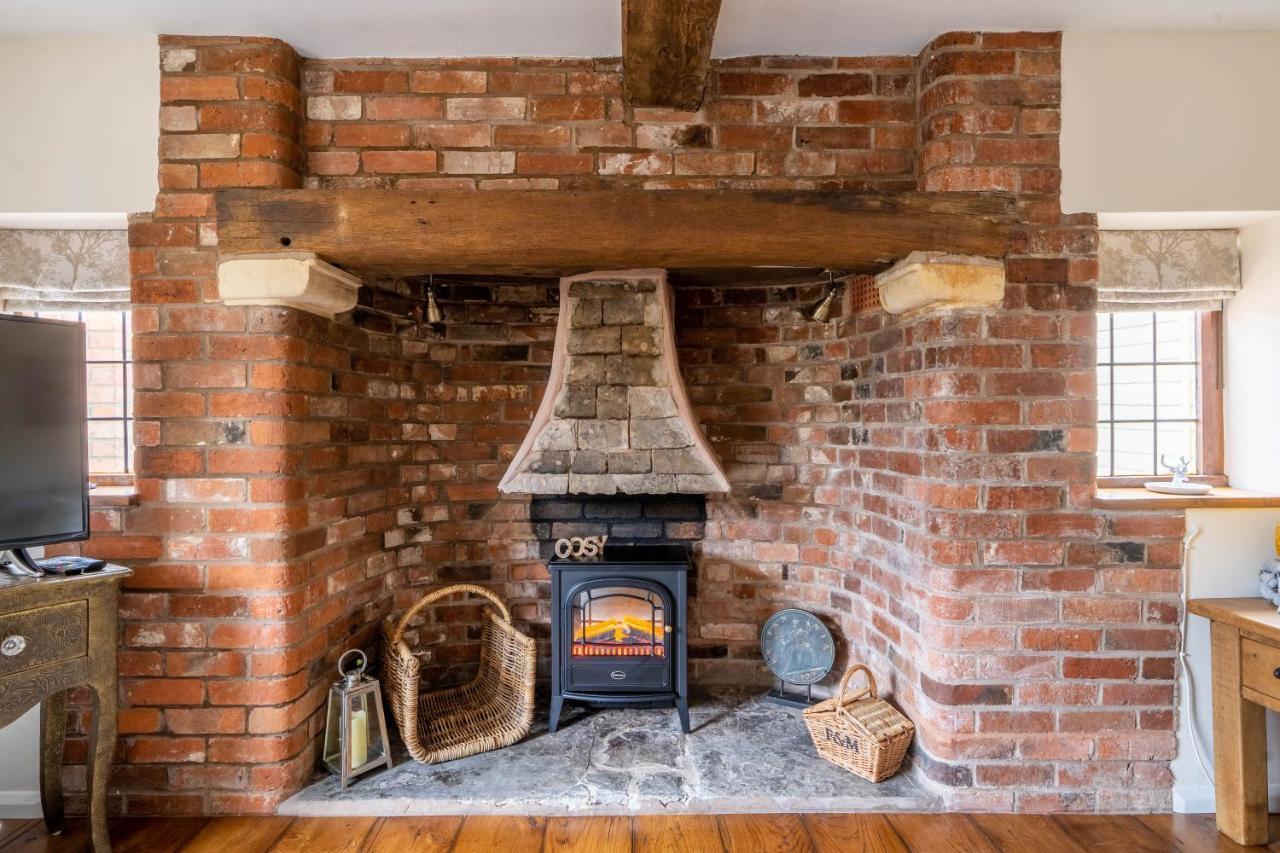 Cotswold Thatched Cottage Mickleton  Bagian luar foto